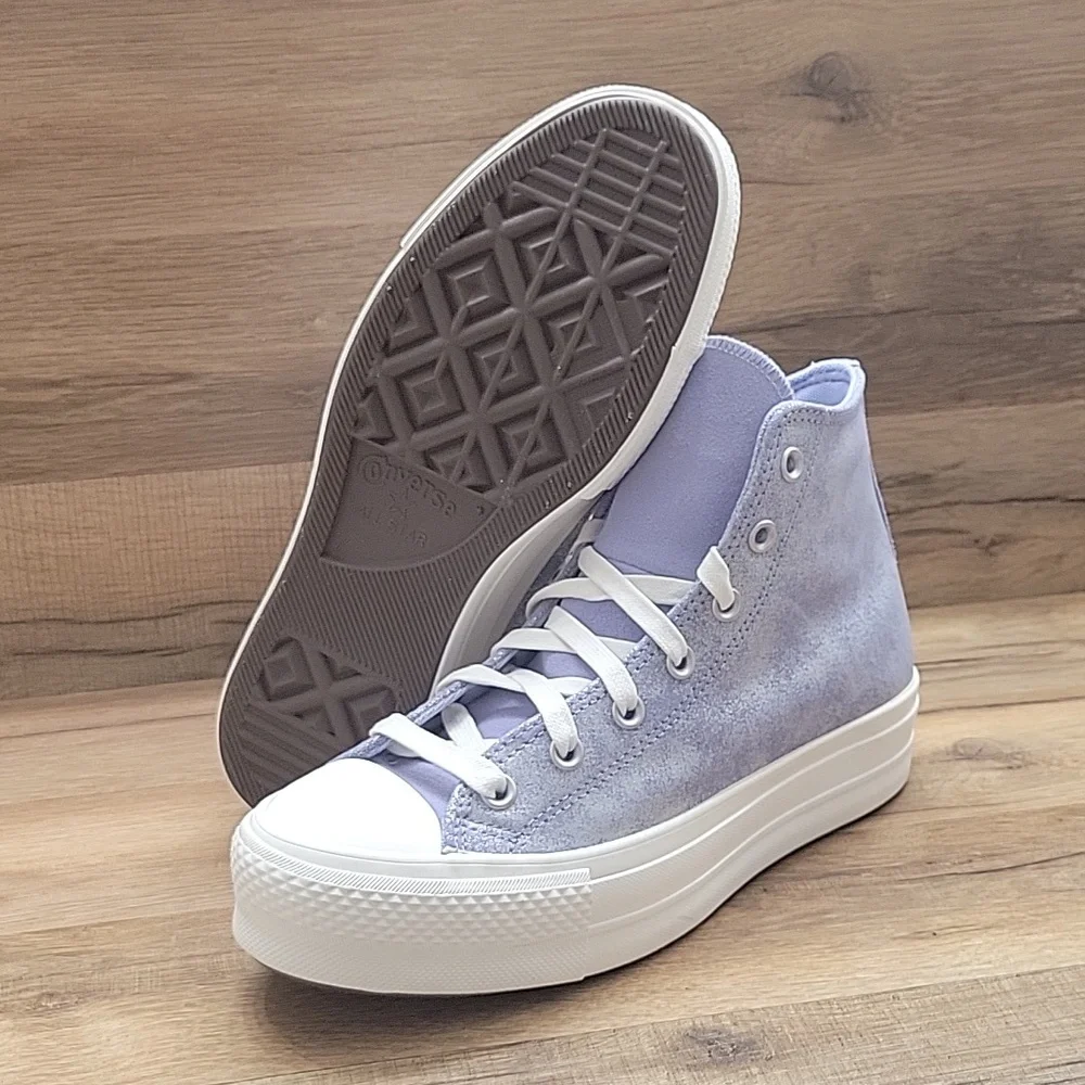 Converse high top Brand new platform in the box.